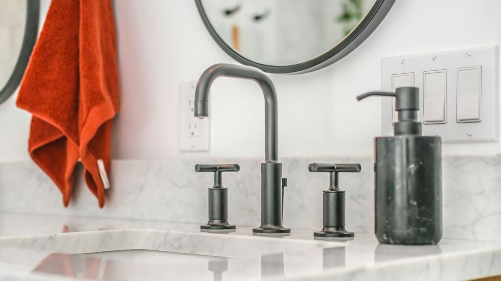 expanding plumbing services UK