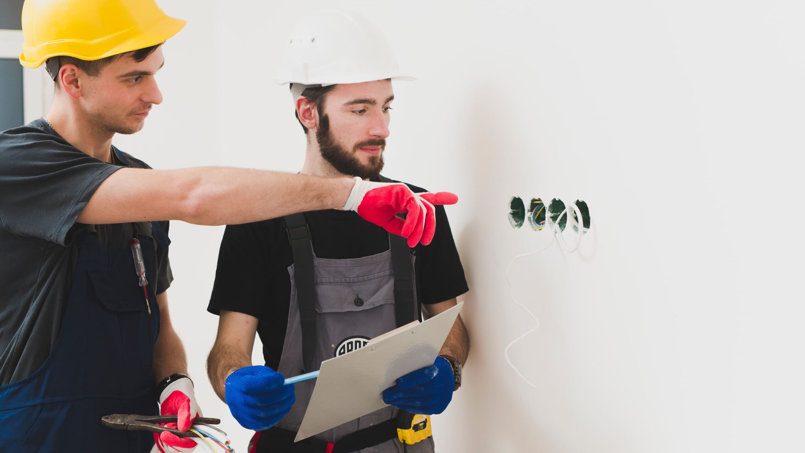 best business card layouts for electricians UK