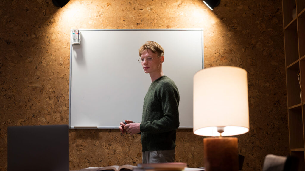 Top 10 Branded Merchandise Ideas to Attract Customers at UK Trade Shows